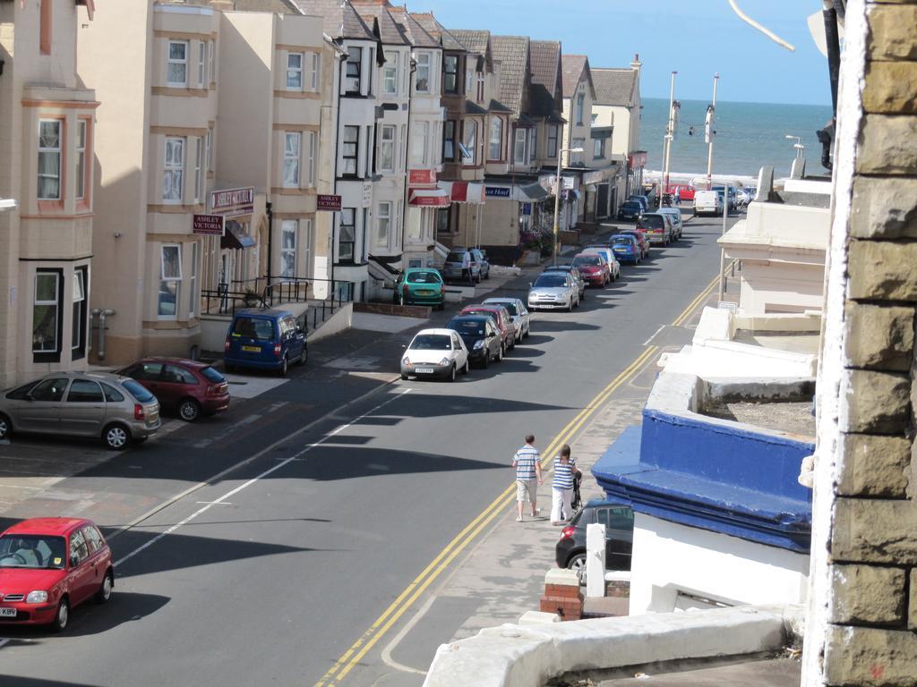 Lindisfarne Holiday Apartments - Families & Couples Only Blackpool Rum bild
