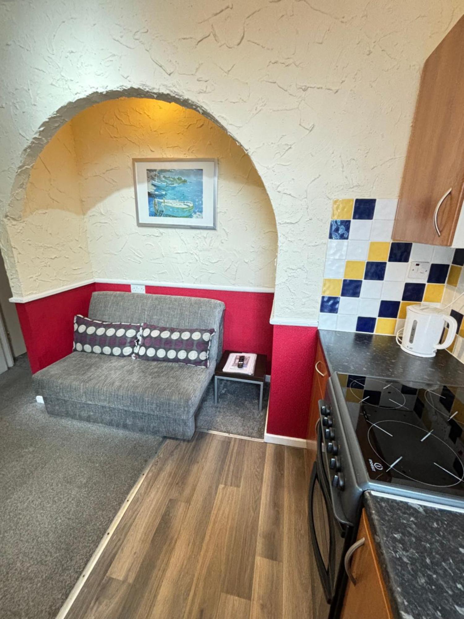 Lindisfarne Holiday Apartments - Families & Couples Only Blackpool Exteriör bild
