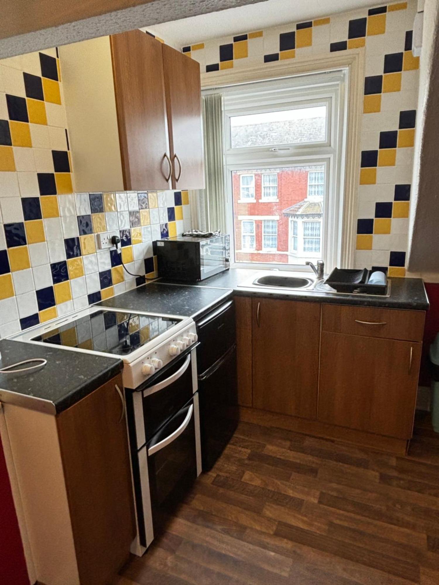 Lindisfarne Holiday Apartments - Families & Couples Only Blackpool Exteriör bild